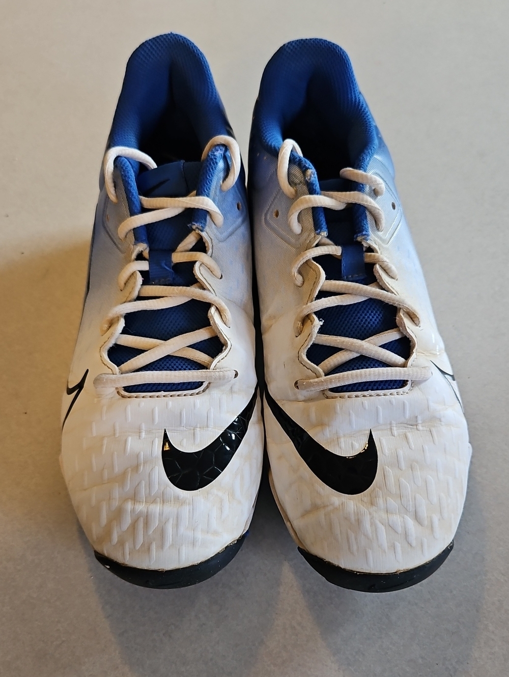 Nike Softball Cleats - Picture 2 of 12